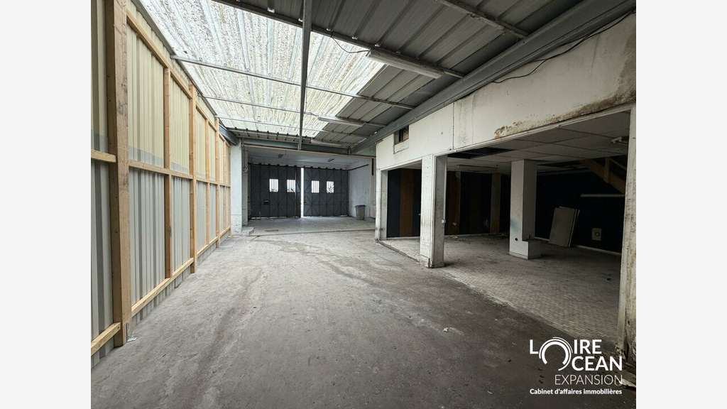 Local commercial 600m² à louer à Nantes Gare Sud
