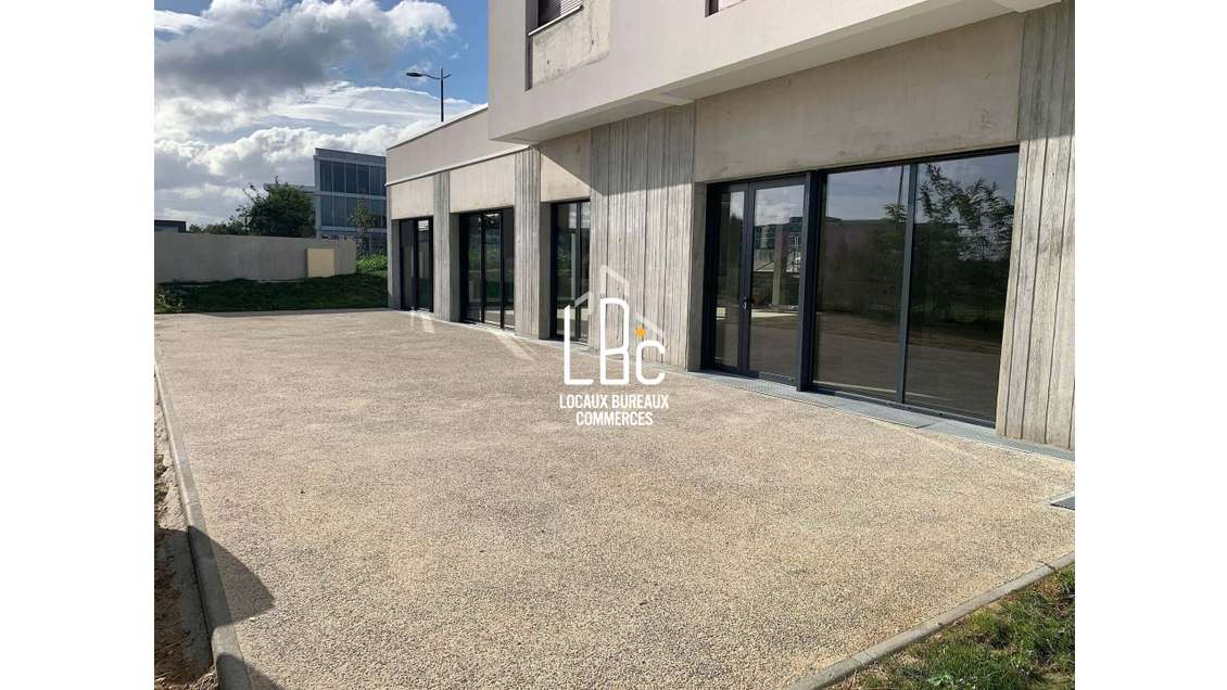 A louer local commercial 275m² à Nantes Est