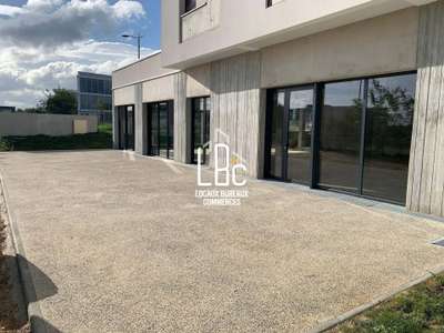 A louer local commercial 275m² à Nantes Est