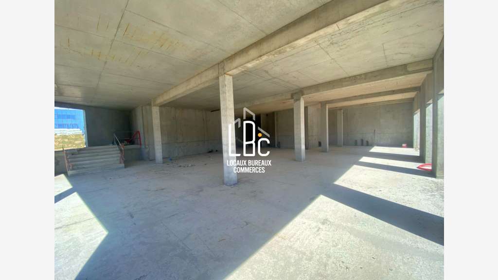 A louer local commercial 275m² à Nantes Est