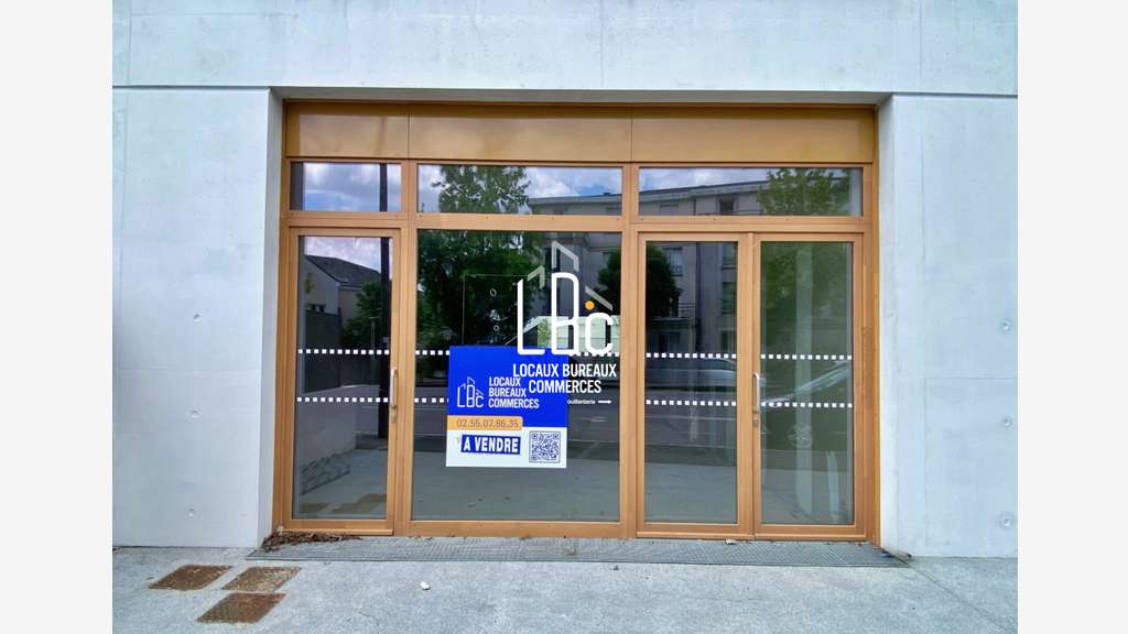 A louer local commercial de 79.90m² à Nantes Est