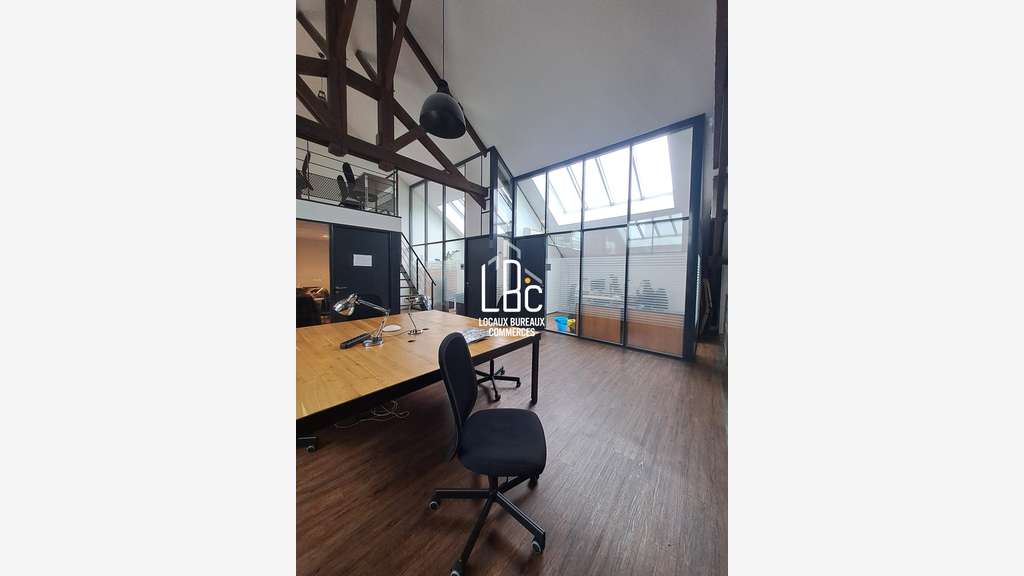 À louer local commercial de 651m² à Nantes