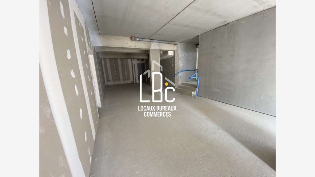 Loue local professionnel 75m² à Nantes Saint-Félix