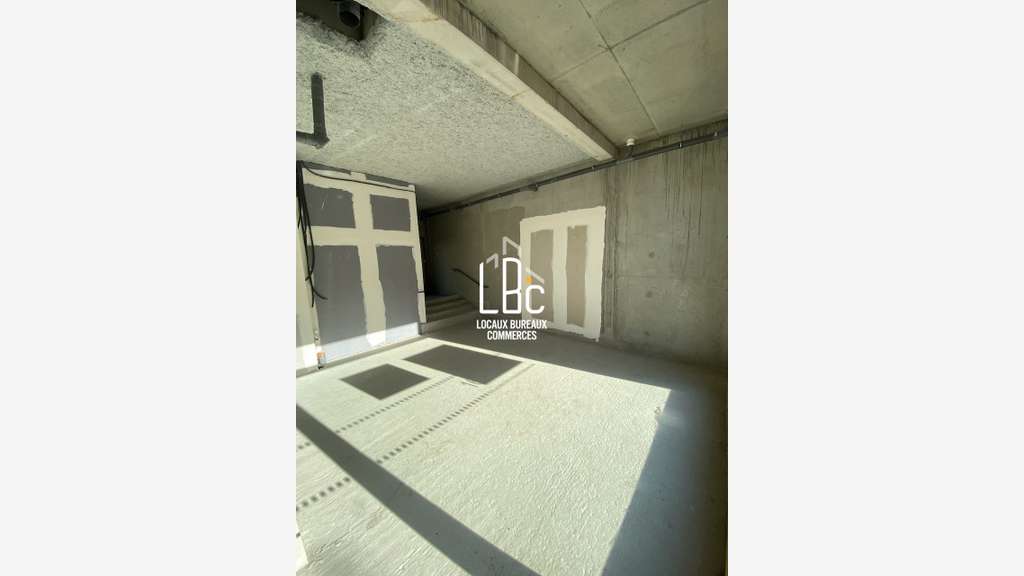 A louer local commercial 200m² à Nantes Doulon