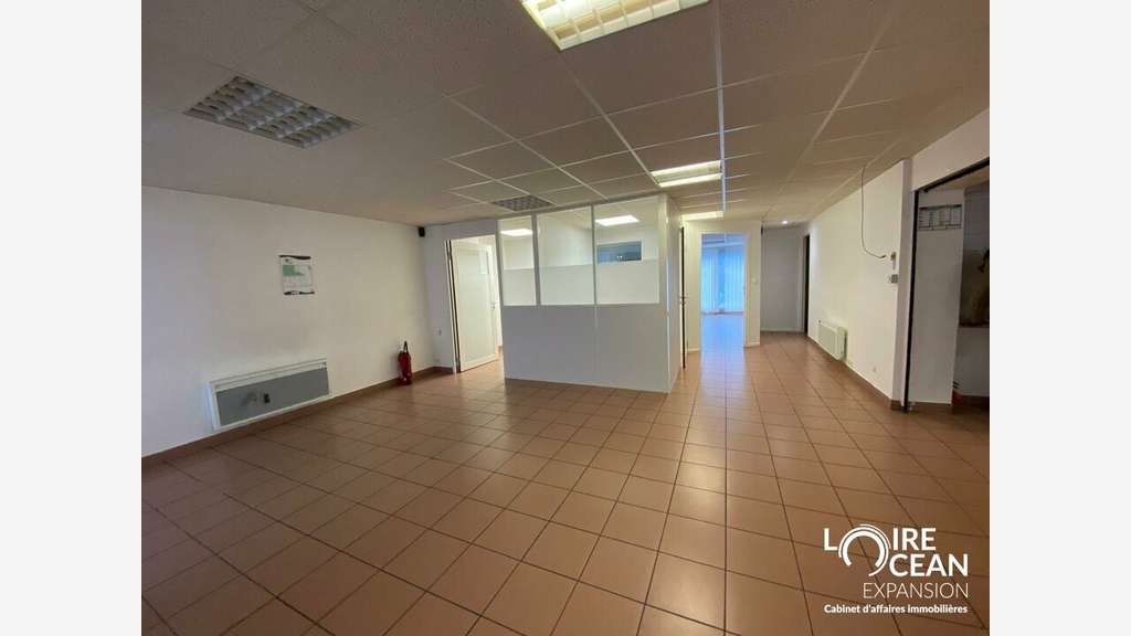 A louer local commercial de 148m² à Nantes Sud