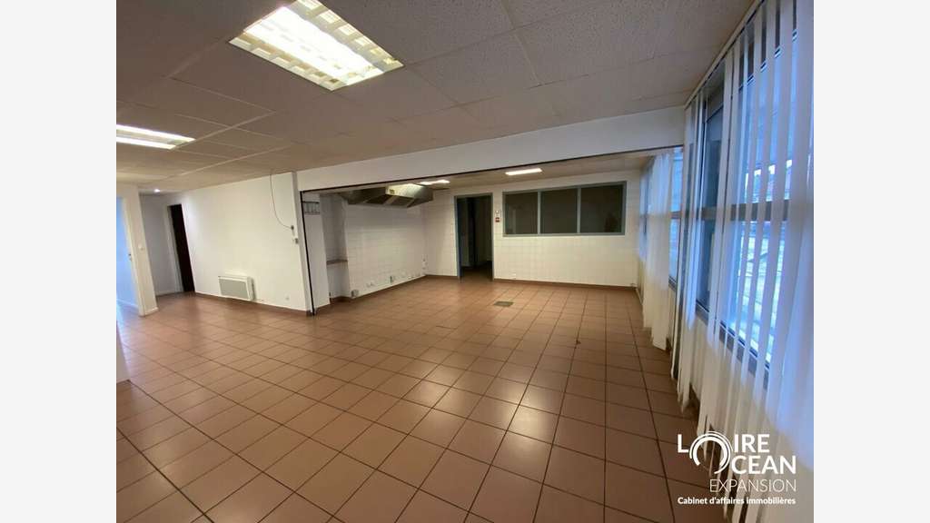 A louer local commercial de 148m² à Nantes Sud