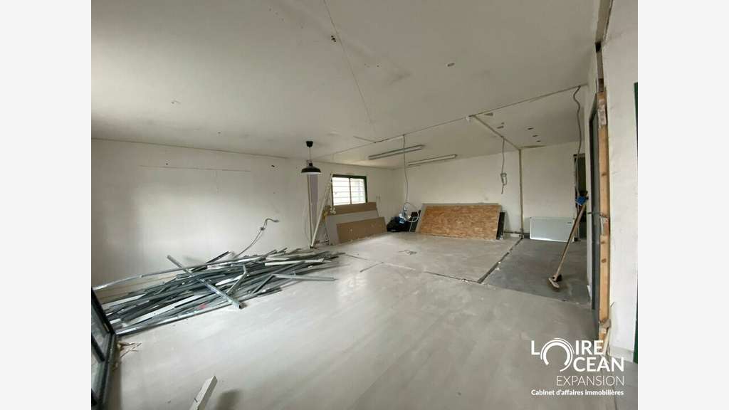 Local commercial 400m² à louer à Nantes Sud