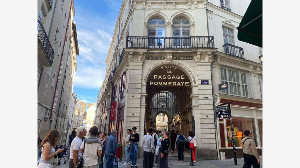 A louer local commercial 246m² centre-ville Nantes
