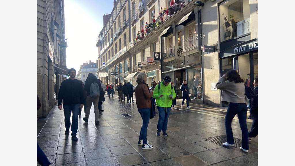Location local commercial 97m² empl N°1 Nantes