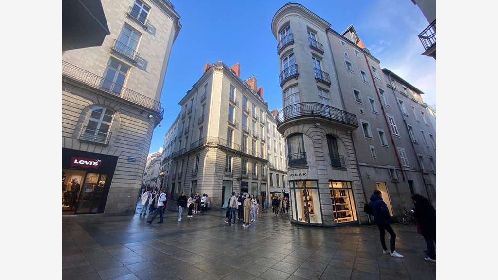 A louer local 60m² Nantes emplacement premium