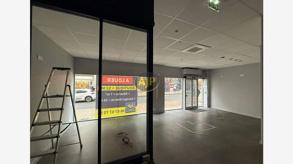 Magasin à louer 52m² Nantes centre Calvaire Bret.