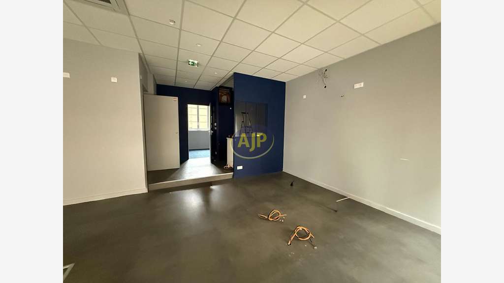 Magasin à louer 52m² Nantes centre Calvaire Bret.