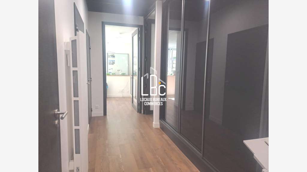 A louer local commercial 140m² à Nantes quai Hoche
