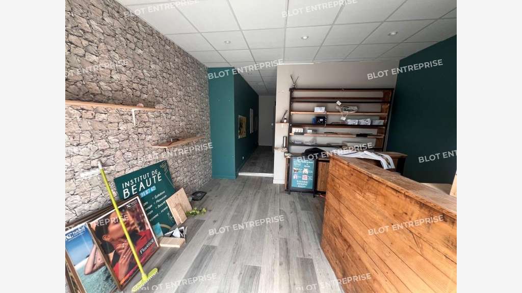A louer locaux commerciaux 58m² à Nantes Talensac