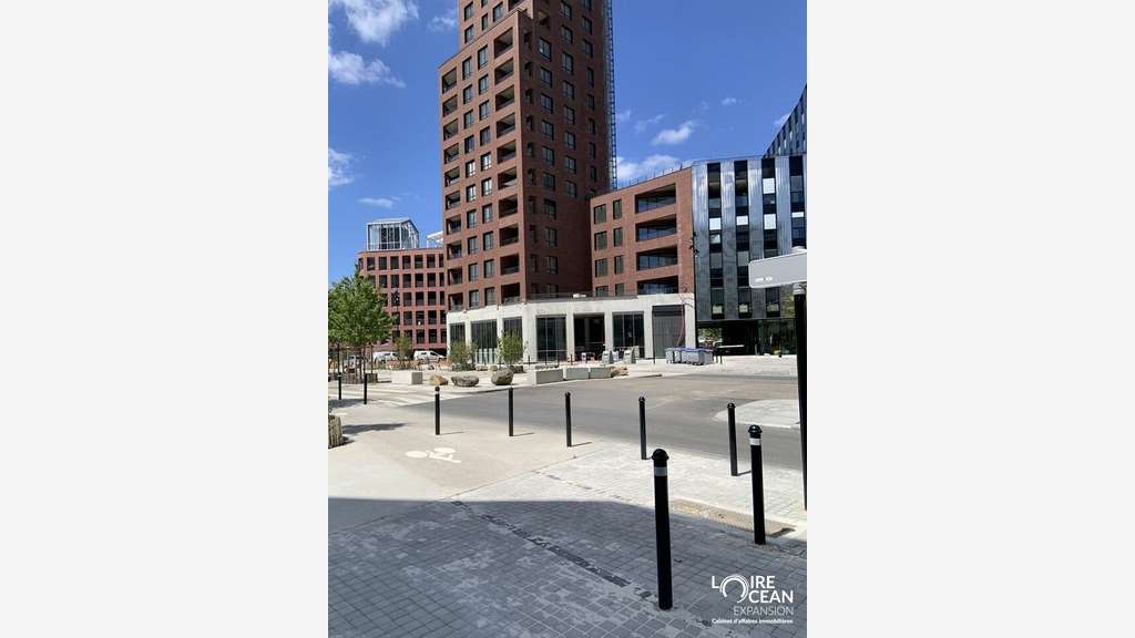 A louer local commercial 185m² Ïle de Nantes