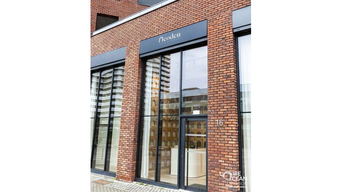 LOCAL COMMERCIAL 185m2 ILE DE NANTES