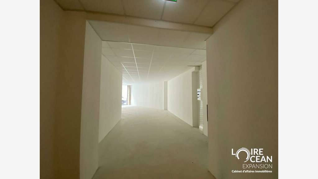 A louer local commercial 73m² à Nantes axe passant