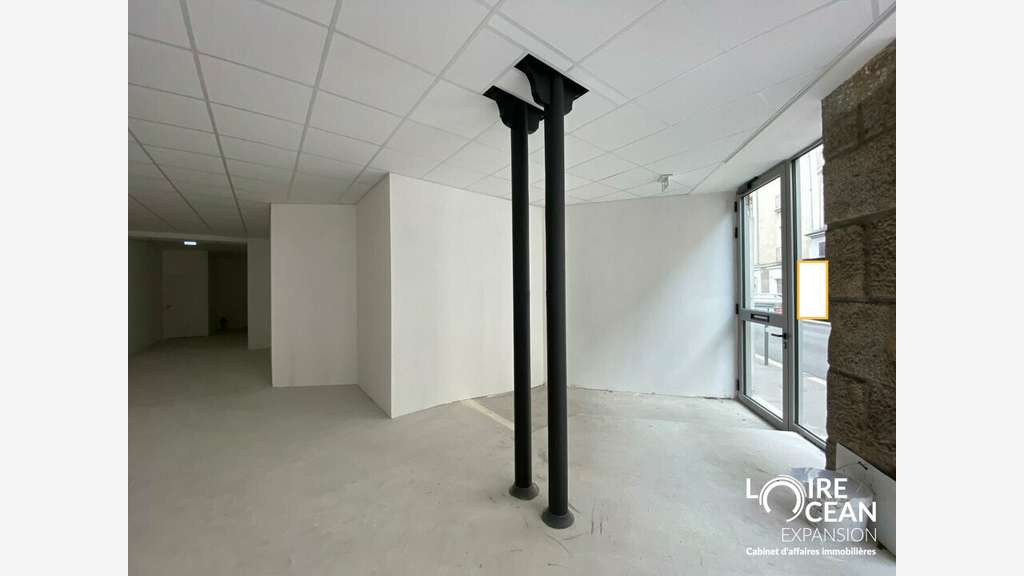 A louer local commercial 73m² à Nantes axe passant
