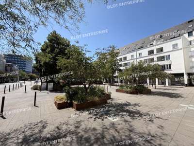 À LOUER - LOCAUX COMMERCIAUX - 70 M² - NANTES