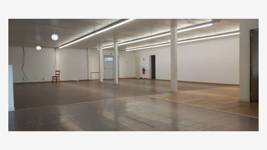 Loue local commercial 240m² à St-Sébastien/Loire