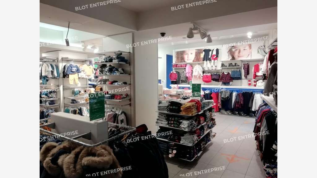À LOUER - LOCAUX COMMERCIAUX - 130 M² - NANTES
