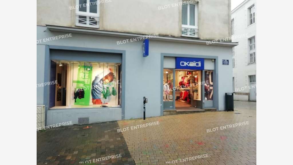 À LOUER - LOCAUX COMMERCIAUX - 130 M² - NANTES