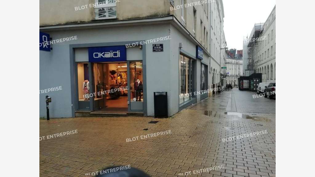 À LOUER - LOCAUX COMMERCIAUX - 130 M² - NANTES