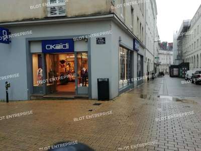 À LOUER - LOCAUX COMMERCIAUX - 130 M² - NANTES