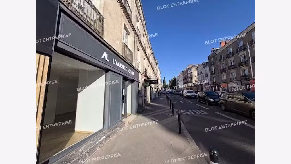 À LOUER - LOCAUX COMMERCIAUX - 110 M² - NANTES