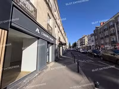 À LOUER - LOCAUX COMMERCIAUX - 110 M² - NANTES