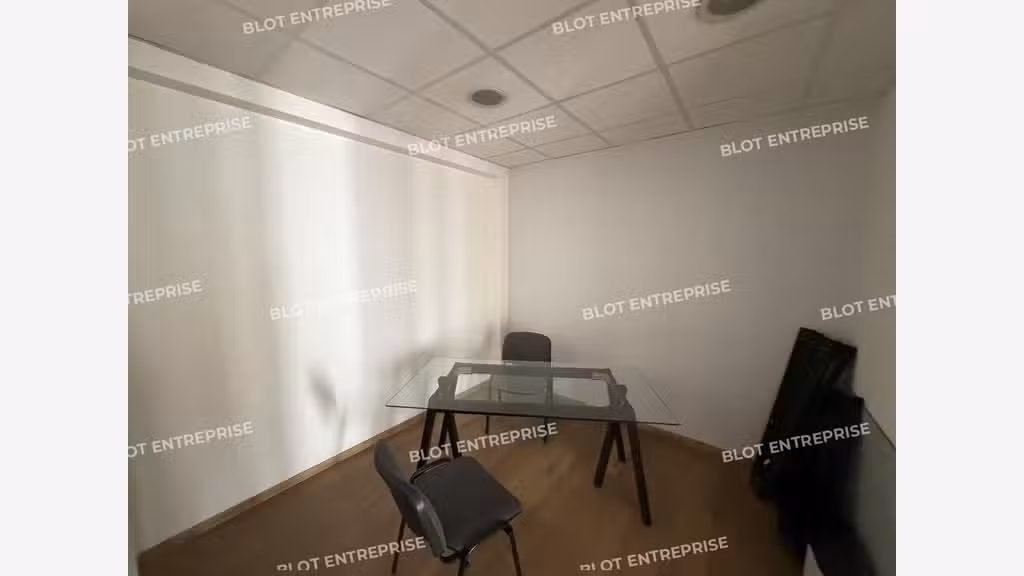 À LOUER - LOCAUX COMMERCIAUX - 110 M² - NANTES