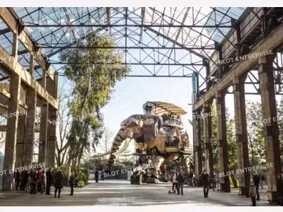 À LOUER - LOCAUX COMMERCIAUX - 69 M² - NANTES