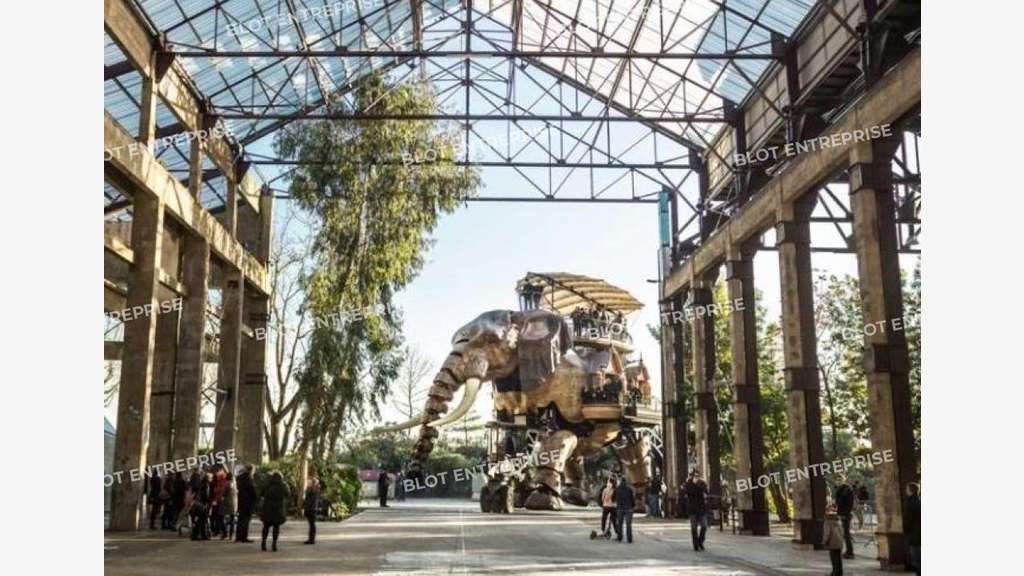 À LOUER - LOCAUX COMMERCIAUX - 69 M² - NANTES