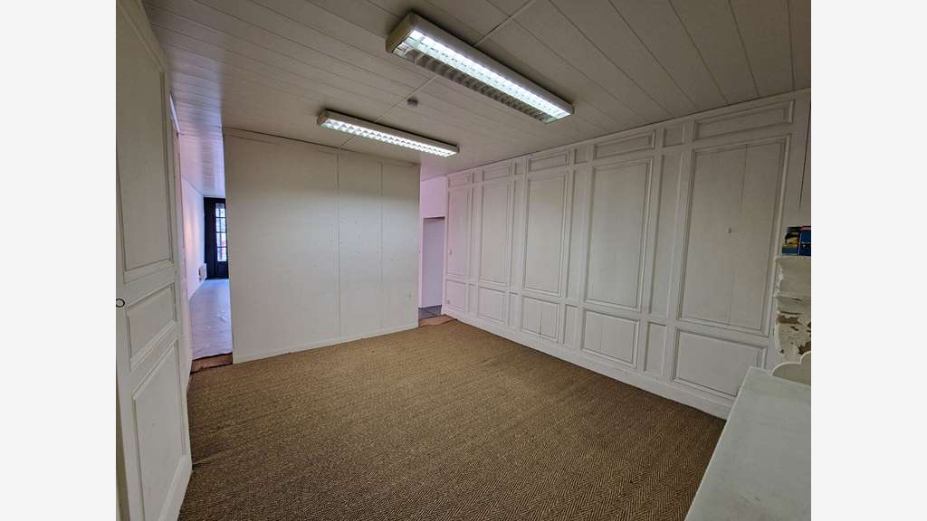 A louer local commercial 92m² à Nantua