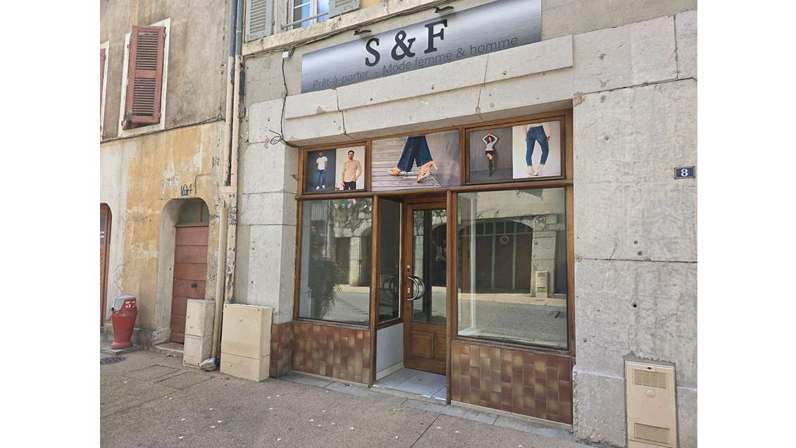 Local commercial de 65m² à louer à Nantua