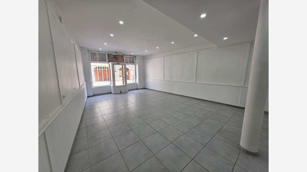 Local commercial de 65m² à louer à Nantua