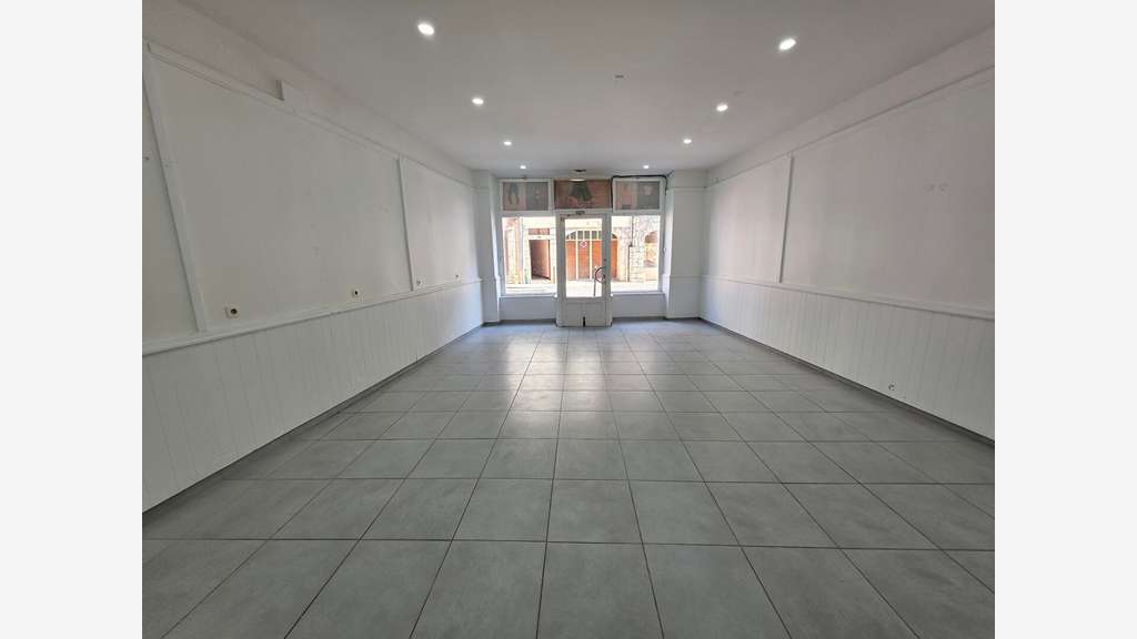 Local commercial de 65m² à louer à Nantua