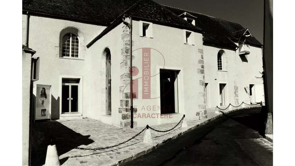 A louer boutique de 108m² en centre ville Nemours