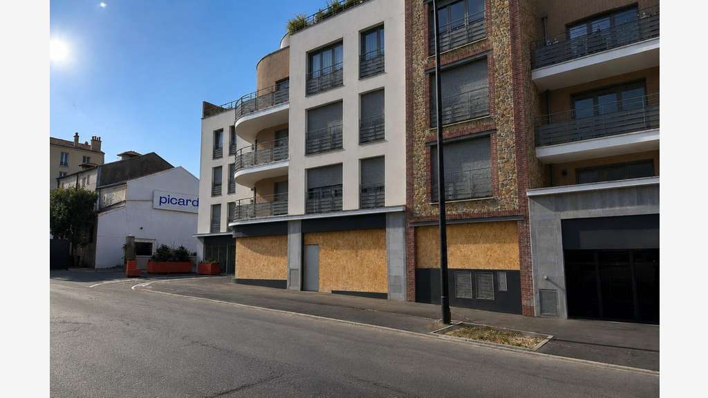 A louer local commercial 105m² à Neuilly-Plaisance