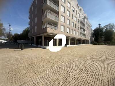 A louer Local commercial 297m² Neuilly sur marne