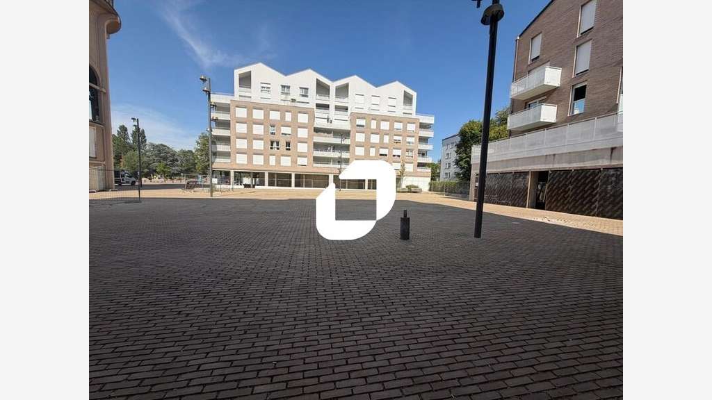 A louer Local commercial 297m² Neuilly sur marne