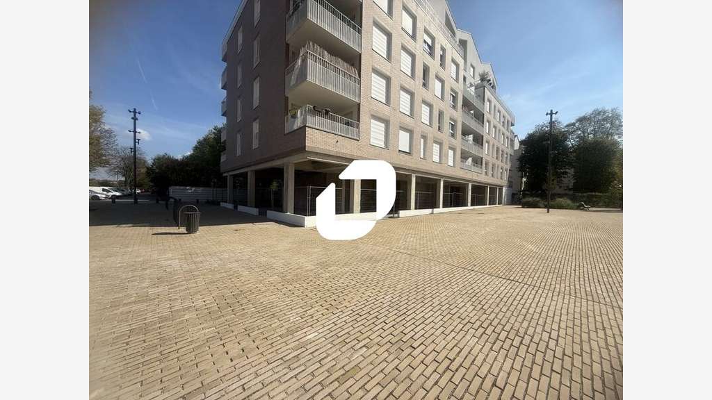 A louer Local commercial 297m² Neuilly sur marne