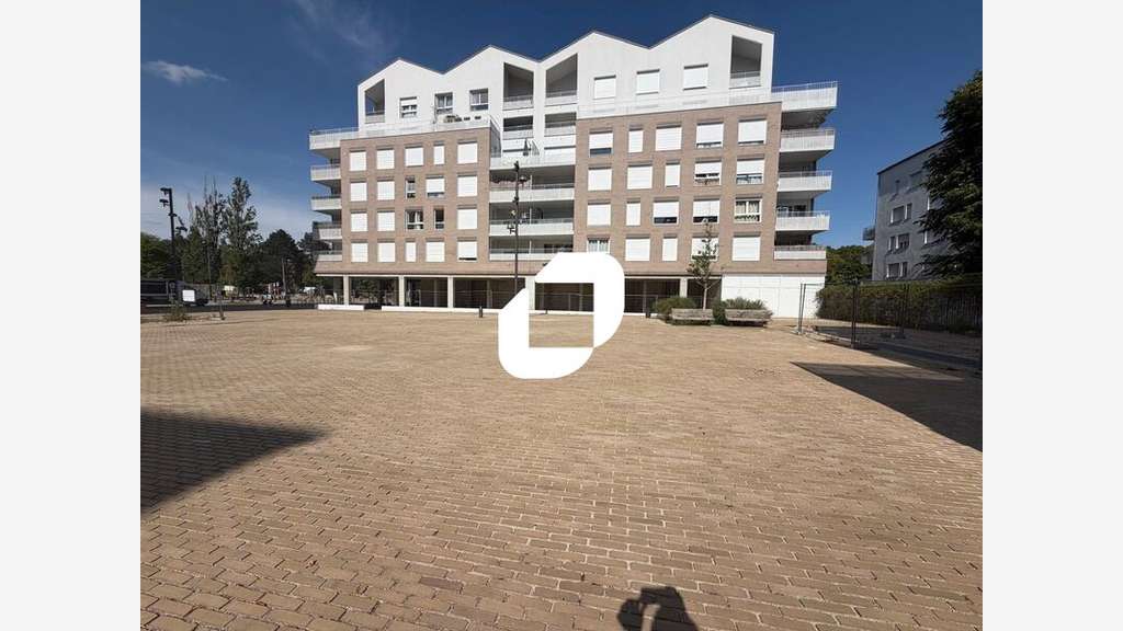 A louer Local commercial 297m² Neuilly sur marne