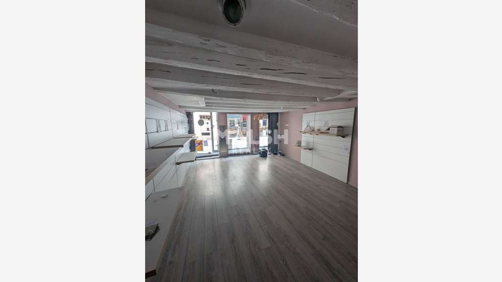 Local commercial 62m² à louer à Neuville sur Saône