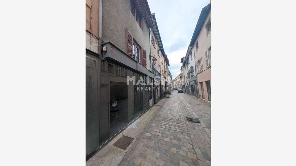 Local commercial 62m² à louer à Neuville sur Saône