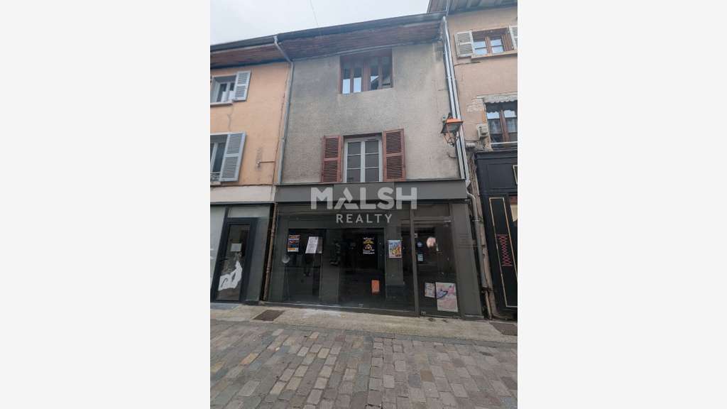 Local commercial 62m² à louer à Neuville sur Saône