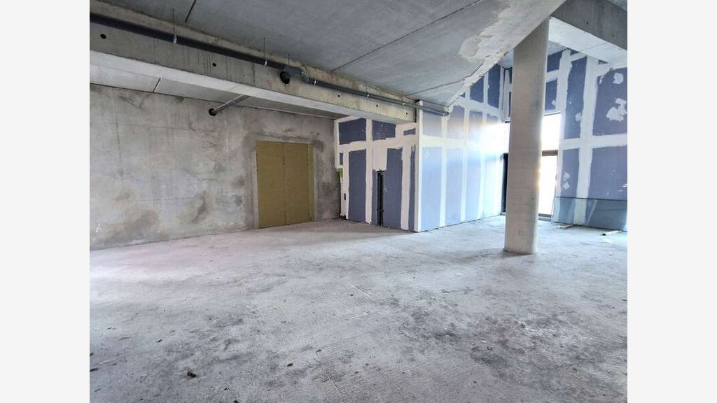 A louer local commercial 50m² à Nice St Isidore