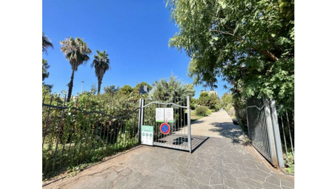 Location local d'angle  27m² à Nice Stade du Ray