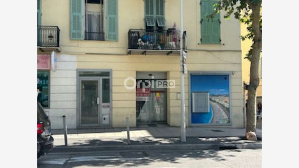 A louer local commercial 57m² à Nice centre