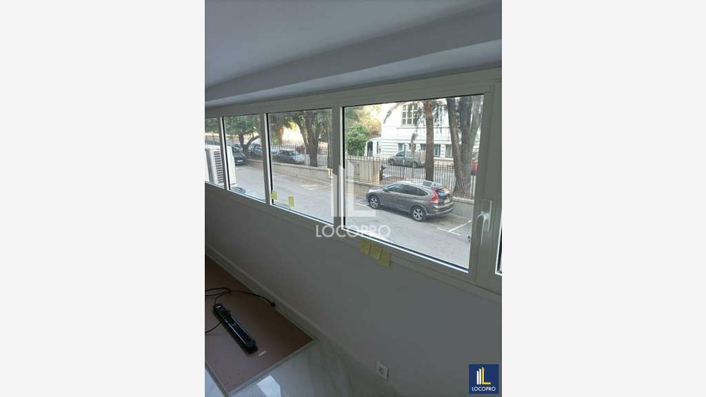 A louer local 112m² avec vitrine à Nice